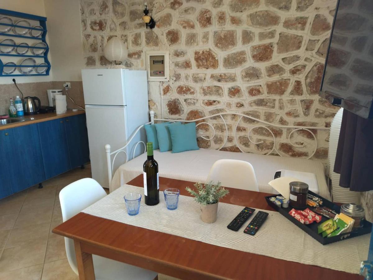 Marina Castellana Studios II Chalki Town Exterior photo