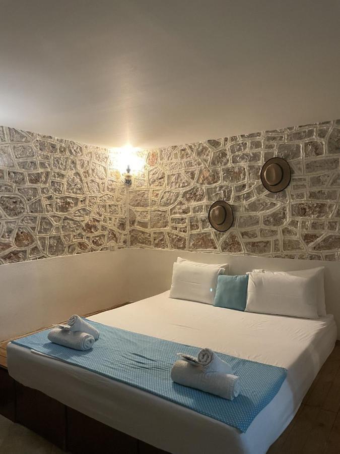 Marina Castellana Studios II Chalki Town Exterior photo