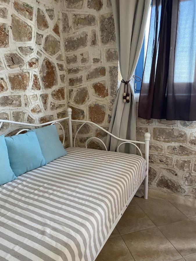 Marina Castellana Studios II Chalki Town Exterior photo